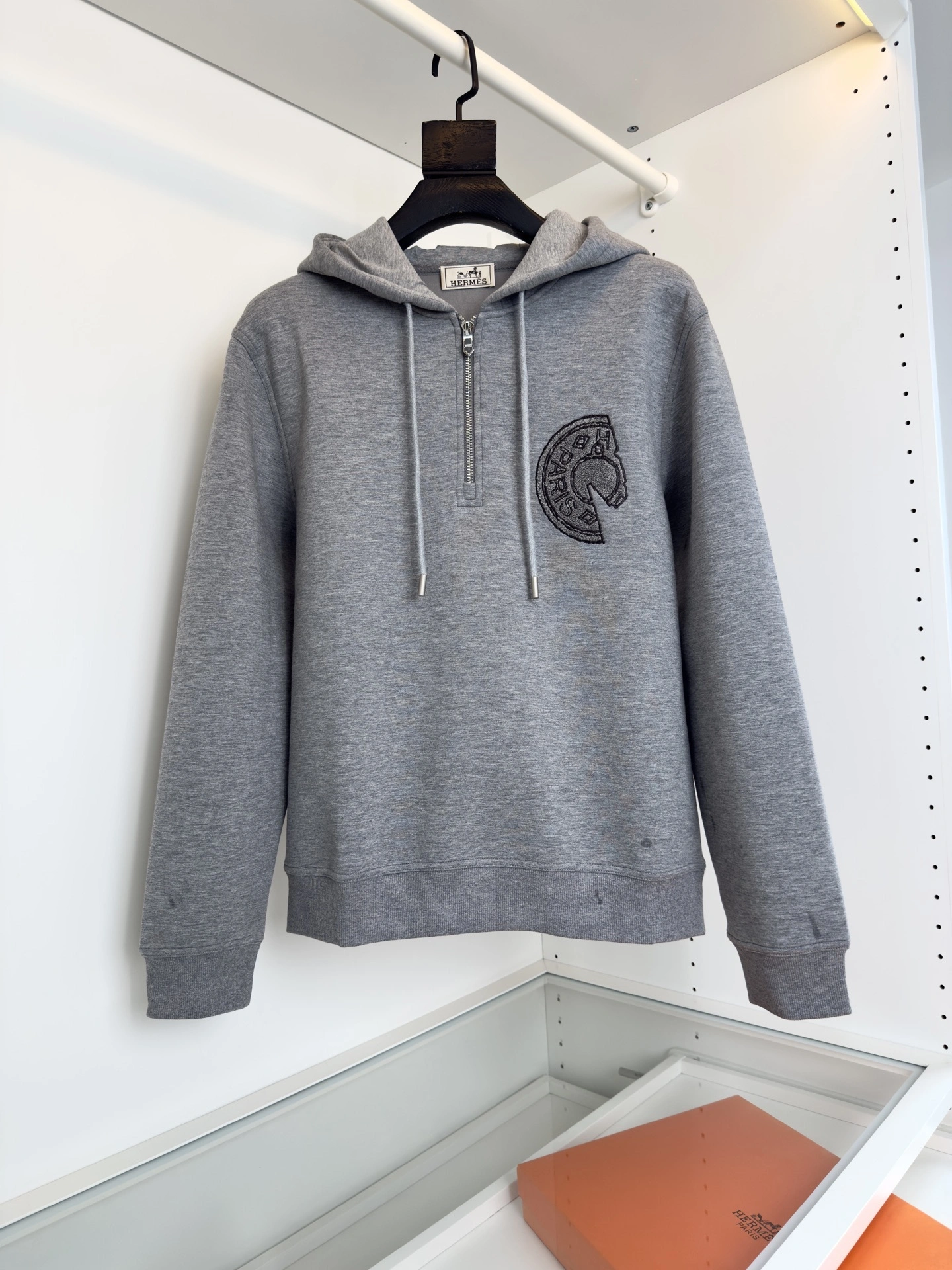 wg.luxury-- H5r75s embroidery 2colour item: E-F443J1804-2H